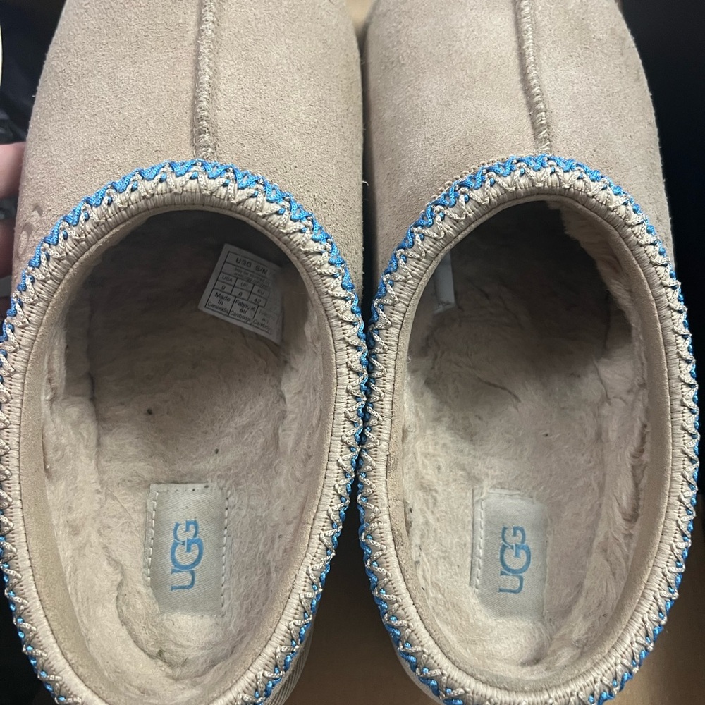 UGG Men's Beige Suede Slip-Ons with Blue Trim - Picture 11 of 12